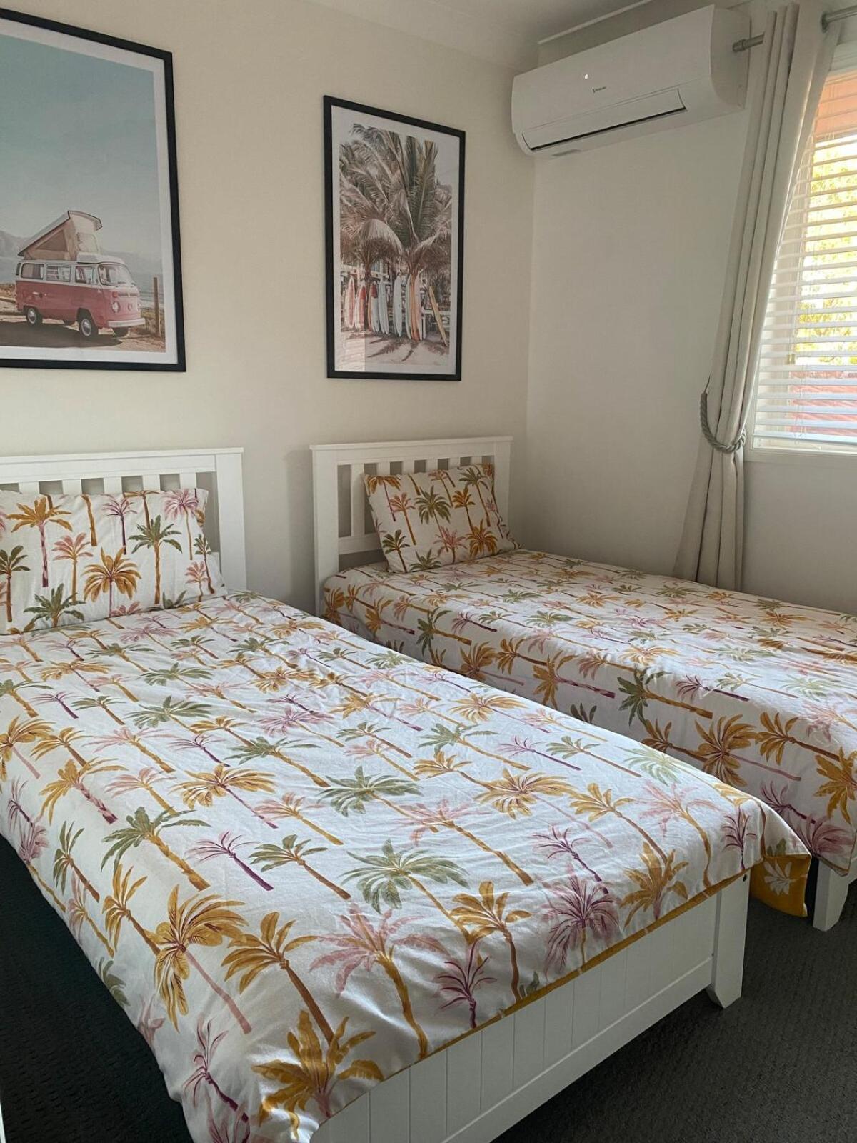 Close To Surfers & Theme Parks Townhouse With Yard Villa *